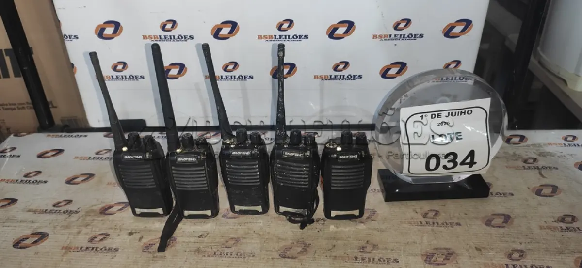 LOTE 034 - 05 RÁDIOS COMUNICADORES MARCA BAOFENG SEM CARREGADOR. (NO ESTADO) ATENÇÃO! FAZER A VISITAÇÃO ANTES DE ARREMATAR, NÃO SABEMOS SE FUNCIONA, LEILÃO NÃO TEM GARANTIA E NEM DEVOLUÇÃO, SUJEITO A POSSÍVEIS AVARIAS VISÍVEIS/OCULTAS E/OU AUSÊNCIA DE COMPONENTES.