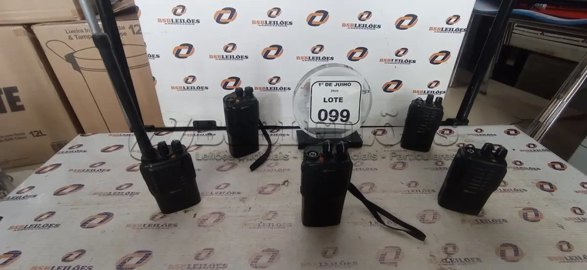 LOTE 099 - 05 RÁDIOS COMUNICADORES MARCA WMAR SEM CARREGADORES. (NO ESTADO) ATENÇÃO! FAZER A VISITAÇÃO ANTES DE ARREMATAR, NÃO SABEMOS SE FUNCIONA, LEILÃO NÃO TEM GARANTIA E NEM DEVOLUÇÃO, SUJEITO A POSSÍVEIS AVARIAS VISÍVEIS/OCULTAS E/OU AUSÊNCIA DE COMPONENTES.