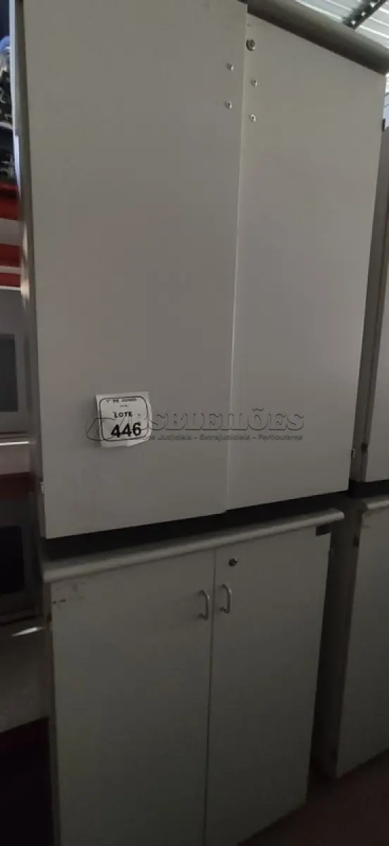 LOTE 446 - 02 ARMÁRIOS EM MADEIRA COM 02 PORTAS. (NO ESTADO) ATENÇÃO! FAZER A VISITAÇÃO ANTES DE ARREMATAR, NÃO SABEMOS SE FUNCIONA, LEILÃO NÃO TEM GARANTIA E NEM DEVOLUÇÃO, SUJEITO A POSSÍVEIS AVARIAS VISÍVEIS/OCULTAS E/OU AUSÊNCIA DE COMPONENTES.