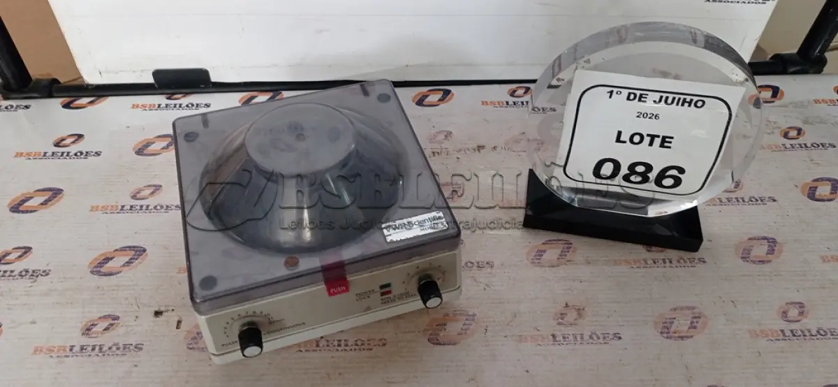 LOTE 086 - 01 MINI CENTRIFUGA MODELO V MARCA VWR SCINTIFIC. (NO ESTADO) ATENÇÃO! FAZER A VISITAÇÃO ANTES DE ARREMATAR, NÃO SABEMOS SE FUNCIONA, LEILÃO NÃO TEM GARANTIA E NEM DEVOLUÇÃO, SUJEITO A POSSÍVEIS AVARIAS VISÍVEIS/OCULTAS E/OU AUSÊNCIA DE COMPONENTES.