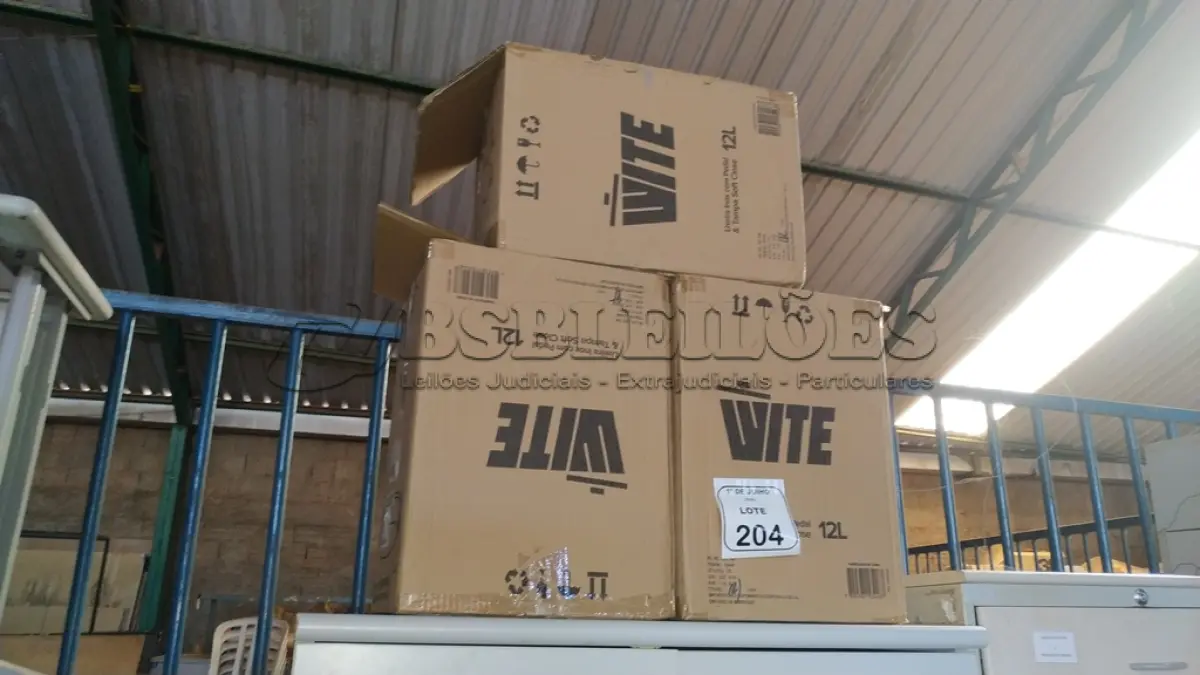 LOTE 204 - 03 LIXEIRAS EM INOX COM PEDAL SEM TAMPA. (NO ESTADO) ATENÇÃO! FAZER A VISITAÇÃO ANTES DE ARREMATAR, NÃO SABEMOS SE FUNCIONA, LEILÃO NÃO TEM GARANTIA E NEM DEVOLUÇÃO, SUJEITO A POSSÍVEIS AVARIAS VISÍVEIS/OCULTAS E/OU AUSÊNCIA DE COMPONENTES.