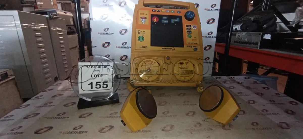 LOTE 155 - 01 CARDIOVERSOR BIFÁSICO MODELO LIFE 400 PLUS MARCA FUTURA. (NO ESTADO) ATENÇÃO! FAZER A VISITAÇÃO ANTES DE ARREMATAR, NÃO SABEMOS SE FUNCIONA, LEILÃO NÃO TEM GARANTIA E NEM DEVOLUÇÃO, SUJEITO A POSSÍVEIS AVARIAS VISÍVEIS/OCULTAS E/OU AUSÊNCIA DE COMPONENTES.