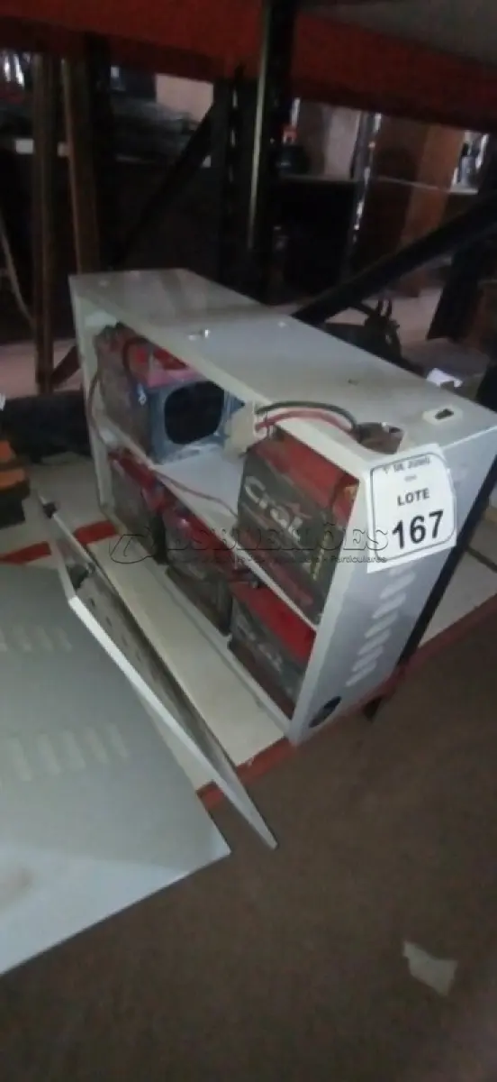 LOTE 167 - 01 BANCO DE BATERIAS COM 06 BATERIAS ESTACIONÁRIAS MARCA CRAL. (NO ESTADO) ATENÇÃO! FAZER A VISITAÇÃO ANTES DE ARREMATAR, NÃO SABEMOS SE FUNCIONA, LEILÃO NÃO TEM GARANTIA E NEM DEVOLUÇÃO, SUJEITO A POSSÍVEIS AVARIAS VISÍVEIS/OCULTAS E/OU AUSÊNCIA DE COMPONENTES.