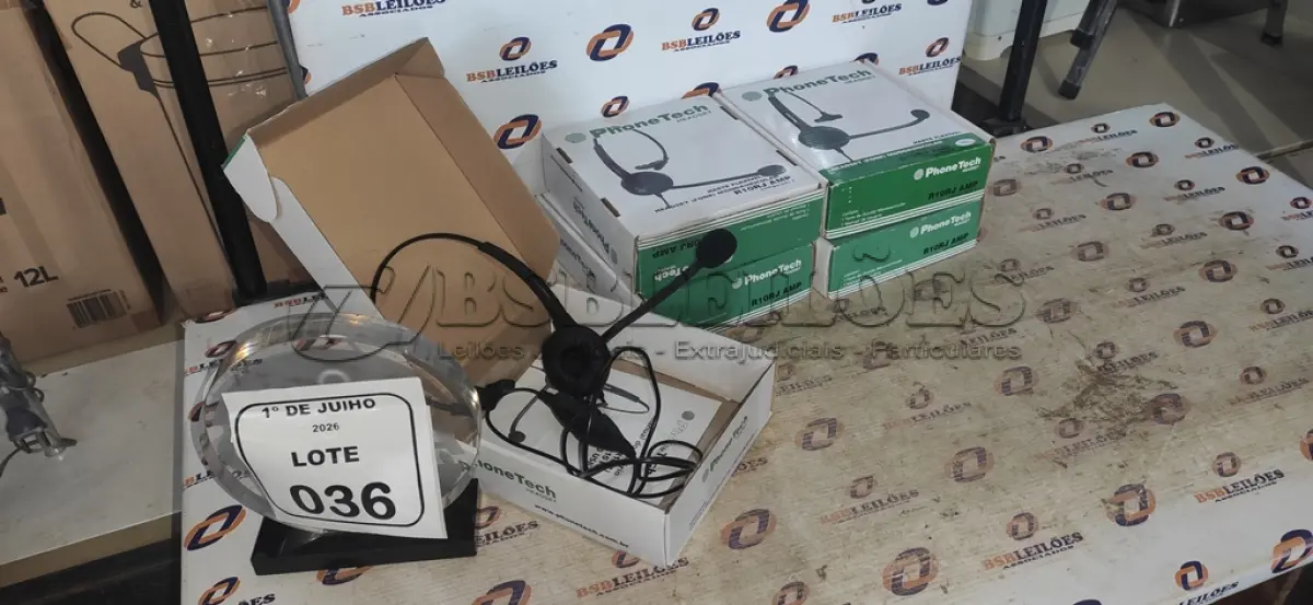 LOTE 036 - 05 HEADSETS MARCA PHONE TECH. (NO ESTADO) ATENÇÃO! FAZER A VISITAÇÃO ANTES DE ARREMATAR, NÃO SABEMOS SE FUNCIONA, LEILÃO NÃO TEM GARANTIA E NEM DEVOLUÇÃO, SUJEITO A POSSÍVEIS AVARIAS VISÍVEIS/OCULTAS E/OU AUSÊNCIA DE COMPONENTES.