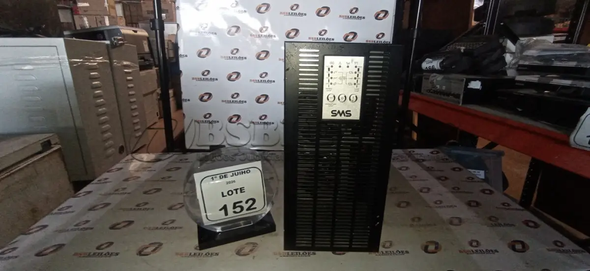 LOTE 152 - 01 NOBREAK DE 1684VA MARCA SMS. (NO ESTADO) ATENÇÃO! FAZER A VISITAÇÃO ANTES DE ARREMATAR, NÃO SABEMOS SE FUNCIONA, LEILÃO NÃO TEM GARANTIA E NEM DEVOLUÇÃO, SUJEITO A POSSÍVEIS AVARIAS VISÍVEIS/OCULTAS E/OU AUSÊNCIA DE COMPONENTES.