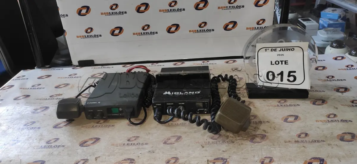 LOTE 015 - 02 RÁDIOS TRANSCEPTORES. (NO ESTADO) ATENÇÃO! FAZER A VISITAÇÃO ANTES DE ARREMATAR, NÃO SABEMOS SE FUNCIONA, LEILÃO NÃO TEM GARANTIA E NEM DEVOLUÇÃO, SUJEITO A POSSÍVEIS AVARIAS VISÍVEIS/OCULTAS E/OU AUSÊNCIA DE COMPONENTES.