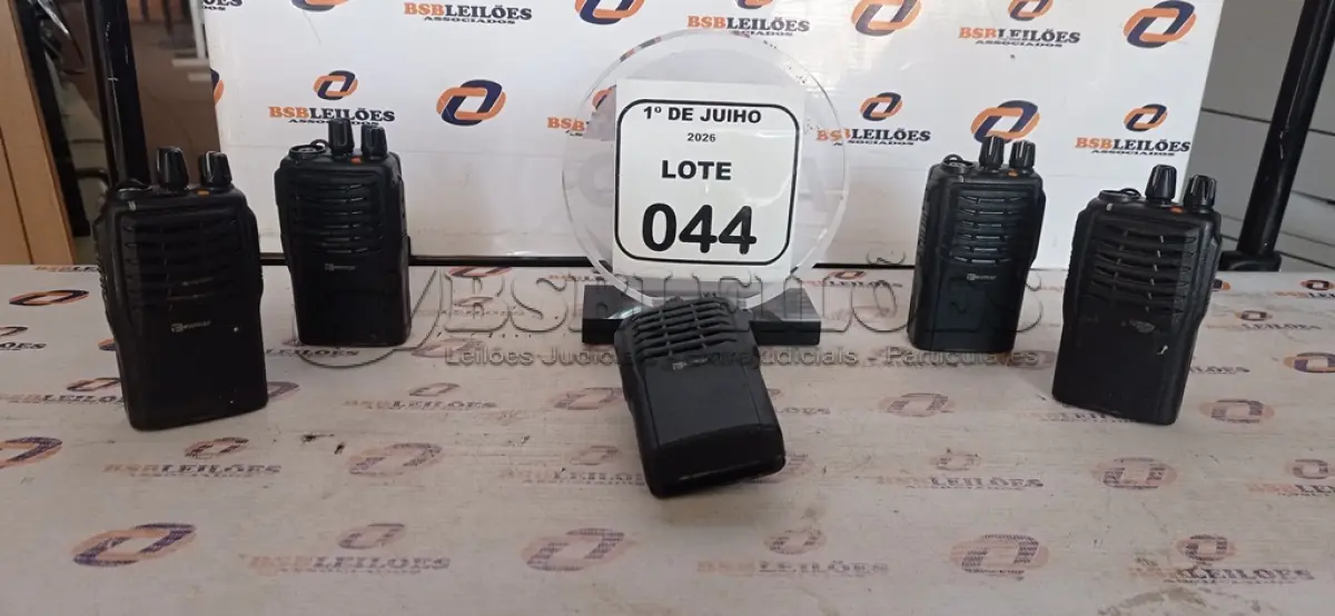 LOTE 044 - 05 RÁDIOS COMUNICADORES MARCA WMAR SEM CARREGADORES. (NO ESTADO) ATENÇÃO! FAZER A VISITAÇÃO ANTES DE ARREMATAR, NÃO SABEMOS SE FUNCIONA, LEILÃO NÃO TEM GARANTIA E NEM DEVOLUÇÃO, SUJEITO A POSSÍVEIS AVARIAS VISÍVEIS/OCULTAS E/OU AUSÊNCIA DE COMPONENTES.