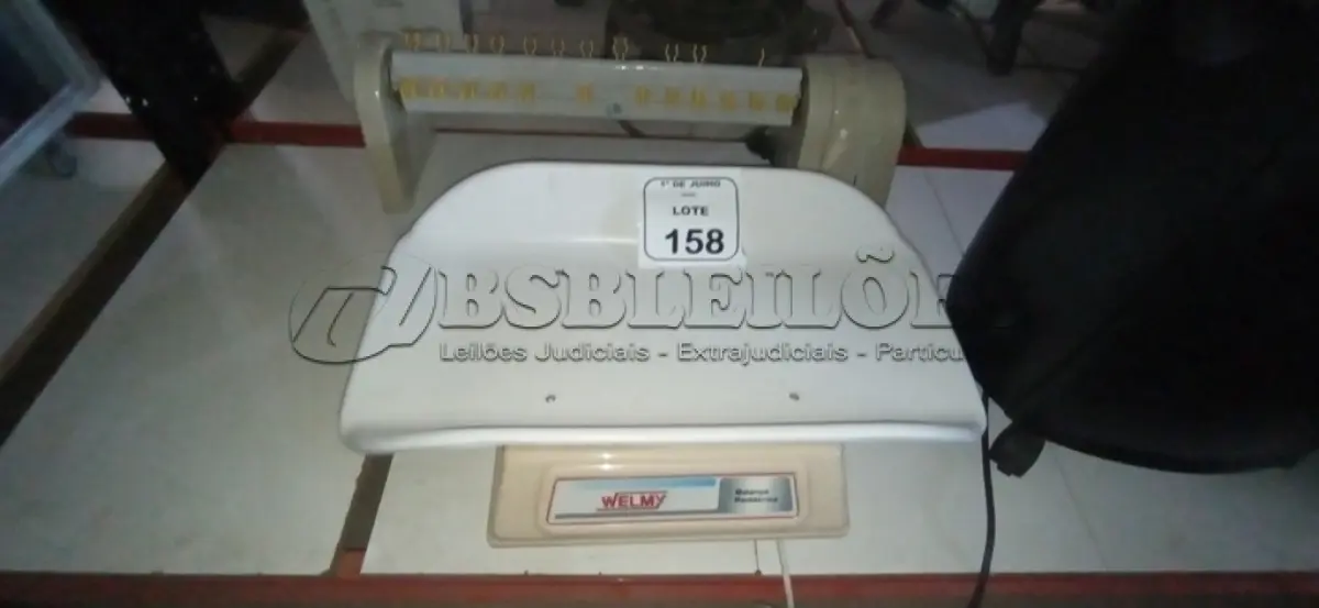 LOTE 158 - 01 HOMOGENEIZADOR DE SOLUÇÕES E 01 BALANÇA PEDIÁTRICA. (NO ESTADO) ATENÇÃO! FAZER A VISITAÇÃO ANTES DE ARREMATAR, NÃO SABEMOS SE FUNCIONA, LEILÃO NÃO TEM GARANTIA E NEM DEVOLUÇÃO, SUJEITO A POSSÍVEIS AVARIAS VISÍVEIS/OCULTAS E/OU AUSÊNCIA DE COMPONENTES.