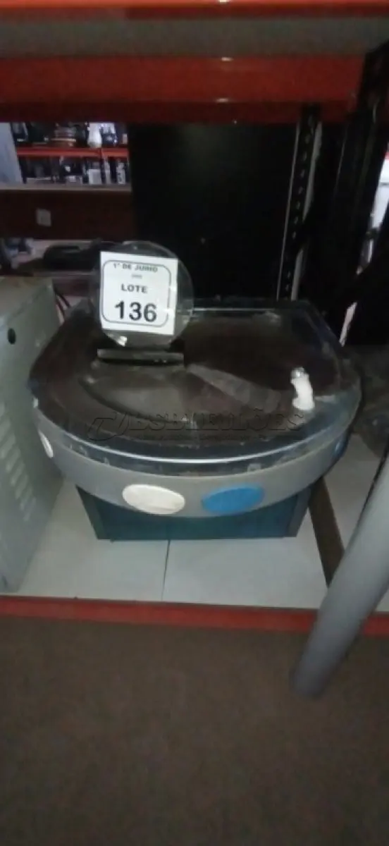 LOTE 136 - 01 BEBEDOURO DE PAREDE EM INOX. (NO ESTADO) ATENÇÃO! FAZER A VISITAÇÃO ANTES DE ARREMATAR, NÃO SABEMOS SE FUNCIONA, LEILÃO NÃO TEM GARANTIA E NEM DEVOLUÇÃO, SUJEITO A POSSÍVEIS AVARIAS VISÍVEIS/OCULTAS E/OU AUSÊNCIA DE COMPONENTES.