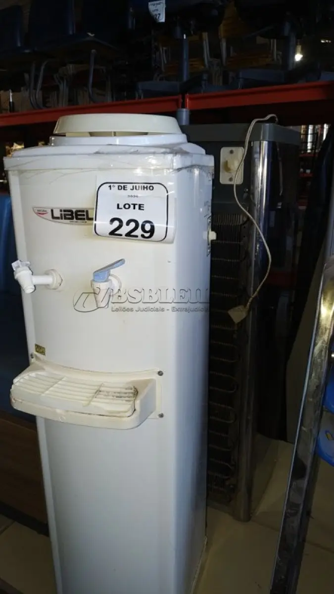 LOTE 229 - 02 BEBEDOUROS PARA GARRAFÃO REFRIGERADO. (NO ESTADO) ATENÇÃO! FAZER A VISITAÇÃO ANTES DE ARREMATAR, NÃO SABEMOS SE FUNCIONA, LEILÃO NÃO TEM GARANTIA E NEM DEVOLUÇÃO, SUJEITO A POSSÍVEIS AVARIAS VISÍVEIS/OCULTAS E/OU AUSÊNCIA DE COMPONENTES.