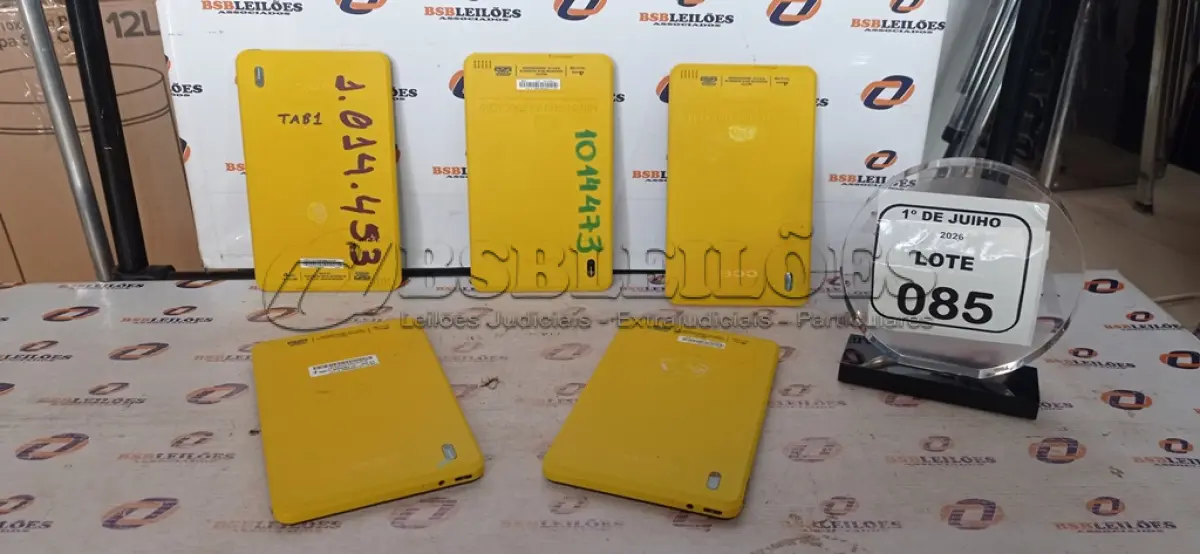 LOTE 085 - 05 TABLETS MARCA CCE PARA RETIRADA DE PEÇAS. (NO ESTADO) ATENÇÃO! FAZER A VISITAÇÃO ANTES DE ARREMATAR, NÃO SABEMOS SE FUNCIONA, LEILÃO NÃO TEM GARANTIA E NEM DEVOLUÇÃO, SUJEITO A POSSÍVEIS AVARIAS VISÍVEIS/OCULTAS E/OU AUSÊNCIA DE COMPONENTES.