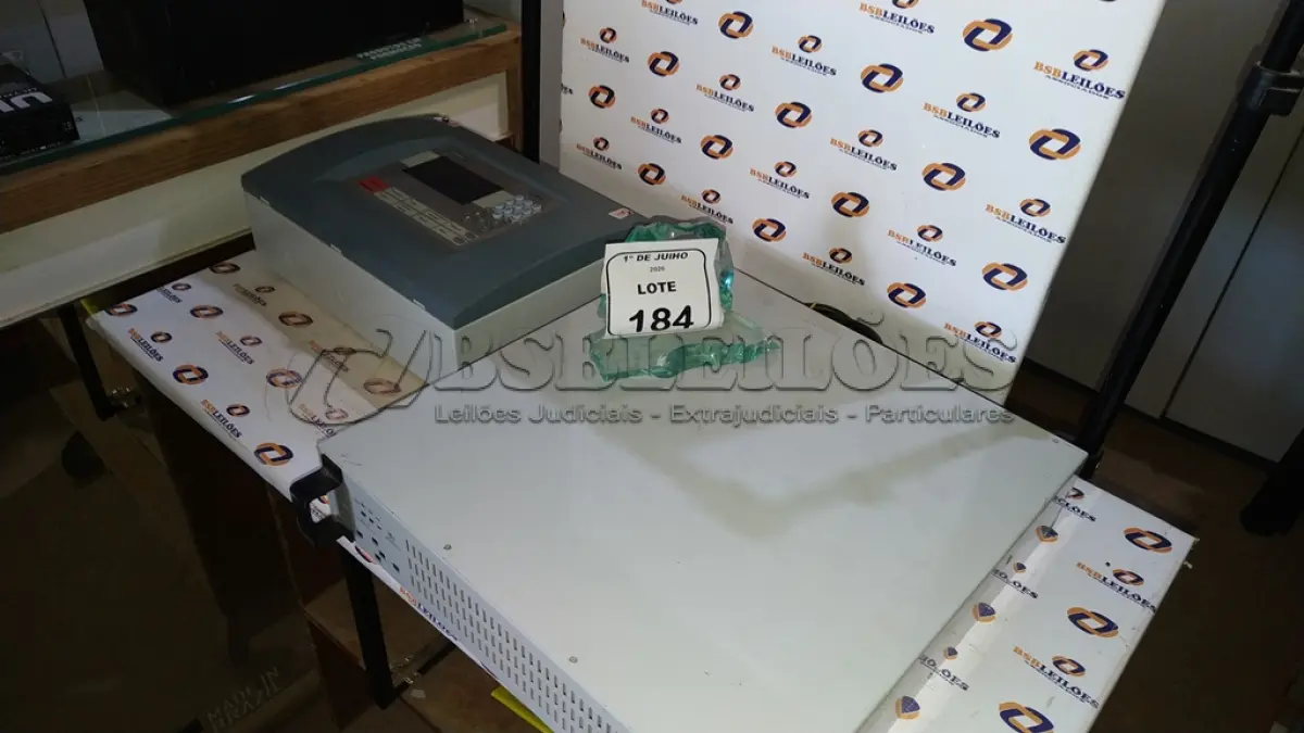 LOTE 184 - 01 PAINEL DE COMANDO ANALÓGICO ENDEREÇÁVEL MODELO BC 8001 MARCA SIEMENS E 01 NOBREAK MARCA MICROSOL. (NO ESTADO) ATENÇÃO! FAZER A VISITAÇÃO ANTES DE ARREMATAR, NÃO SABEMOS SE FUNCIONA, LEILÃO NÃO TEM GARANTIA E NEM DEVOLUÇÃO, SUJEITO A POSSÍVEIS AVARIAS VISÍVEIS/OCULTAS E/OU AUSÊNCIA DE COMPONENTES.
