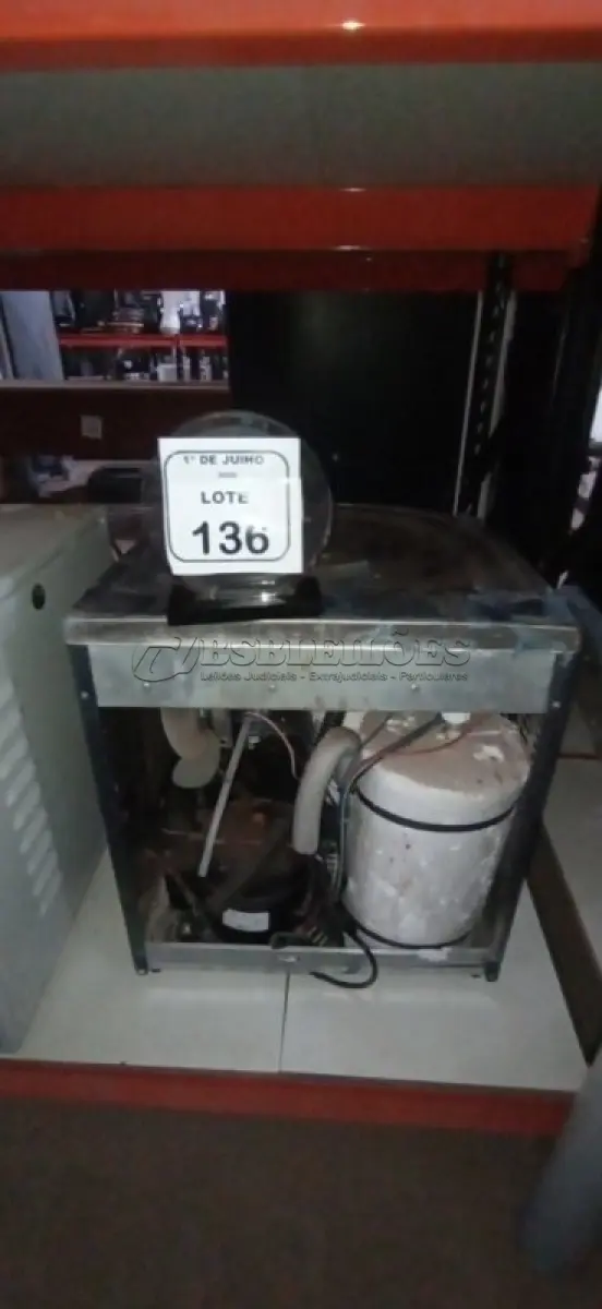 LOTE 136 - 01 BEBEDOURO DE PAREDE EM INOX. (NO ESTADO) ATENÇÃO! FAZER A VISITAÇÃO ANTES DE ARREMATAR, NÃO SABEMOS SE FUNCIONA, LEILÃO NÃO TEM GARANTIA E NEM DEVOLUÇÃO, SUJEITO A POSSÍVEIS AVARIAS VISÍVEIS/OCULTAS E/OU AUSÊNCIA DE COMPONENTES.