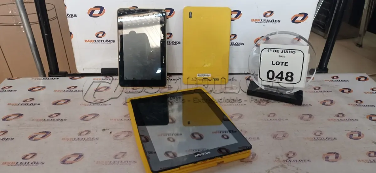 LOTE 048 - 02 TABLETS MARCA CCE E 01 TABLET MARCA POSITIVO PARA RETIRADA DE PEÇAS. (NO ESTADO) ATENÇÃO! FAZER A VISITAÇÃO ANTES DE ARREMATAR, NÃO SABEMOS SE FUNCIONA, LEILÃO NÃO TEM GARANTIA E NEM DEVOLUÇÃO, SUJEITO A POSSÍVEIS AVARIAS VISÍVEIS/OCULTAS E/OU AUSÊNCIA DE COMPONENTES.