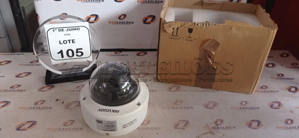 LOTE 105 - 01 CÂMERA MODELO DOME MARCA HIKVISION. (NO ESTADO) ATENÇÃO! FAZER A VISITAÇÃO ANTES DE ARREMATAR, NÃO SABEMOS SE FUNCIONA, LEILÃO NÃO TEM GARANTIA E NEM DEVOLUÇÃO, SUJEITO A POSSÍVEIS AVARIAS VISÍVEIS/OCULTAS E/OU AUSÊNCIA DE COMPONENTES.