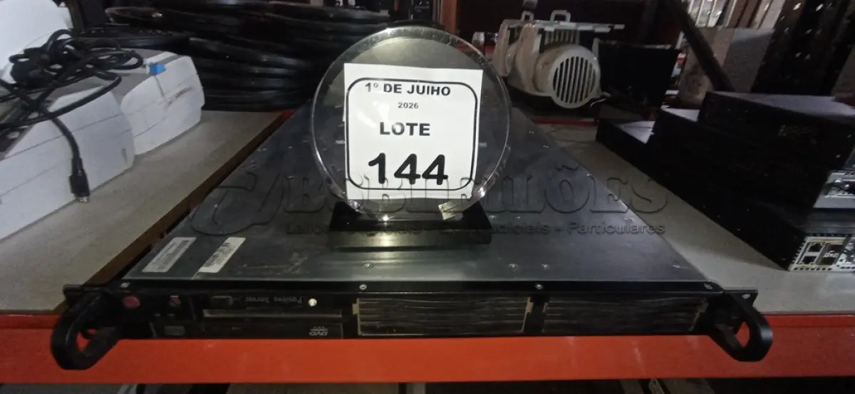 LOTE 144 - 01 SERVIDOR RACK MARCA DIEBOLD. (NO ESTADO) ATENÇÃO! FAZER A VISITAÇÃO ANTES DE ARREMATAR, NÃO SABEMOS SE FUNCIONA, LEILÃO NÃO TEM GARANTIA E NEM DEVOLUÇÃO, SUJEITO A POSSÍVEIS AVARIAS VISÍVEIS/OCULTAS E/OU AUSÊNCIA DE COMPONENTES.