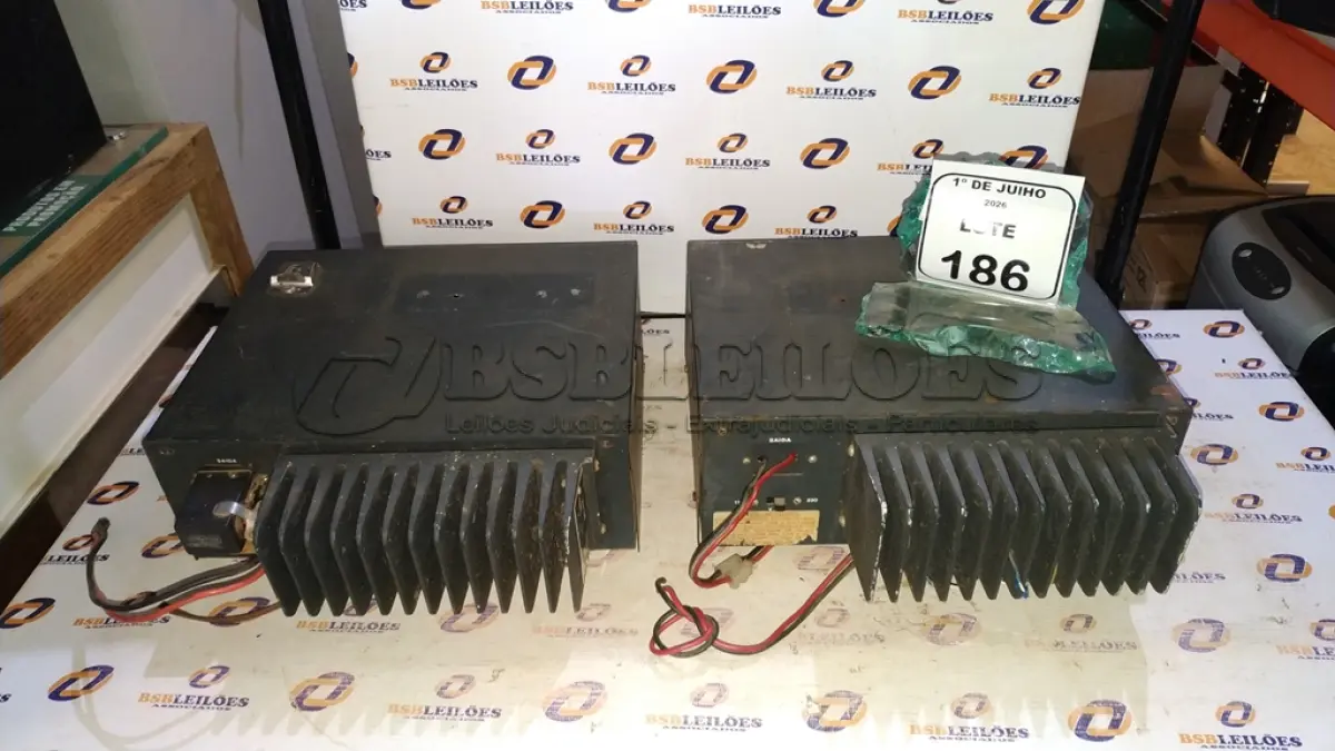 LOTE 186 - 02 MÓDULOS AMPLIFICADOR MODELOCV-12. (NO ESTADO) ATENÇÃO! FAZER A VISITAÇÃO ANTES DE ARREMATAR, NÃO SABEMOS SE FUNCIONA, LEILÃO NÃO TEM GARANTIA E NEM DEVOLUÇÃO, SUJEITO A POSSÍVEIS AVARIAS VISÍVEIS/OCULTAS E/OU AUSÊNCIA DE COMPONENTES.