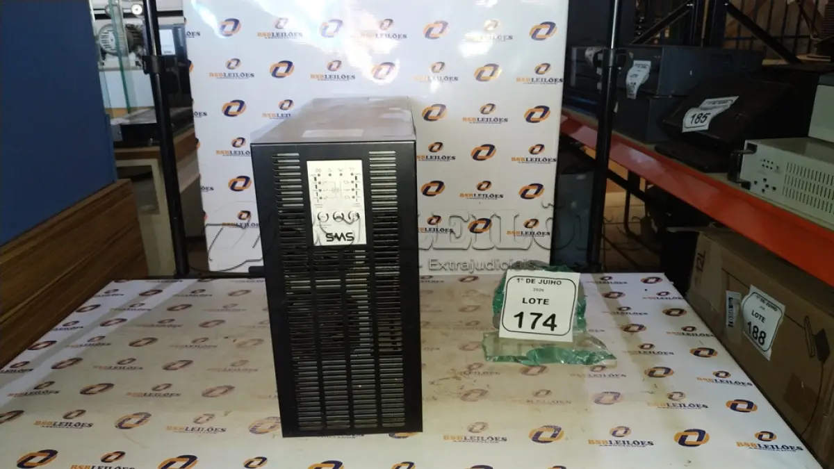 LOTE 174 - 01 NOBREAK DE 1684VA MARCA SMS. (NO ESTADO) ATENÇÃO! FAZER A VISITAÇÃO ANTES DE ARREMATAR, NÃO SABEMOS SE FUNCIONA, LEILÃO NÃO TEM GARANTIA E NEM DEVOLUÇÃO, SUJEITO A POSSÍVEIS AVARIAS VISÍVEIS/OCULTAS E/OU AUSÊNCIA DE COMPONENTES.