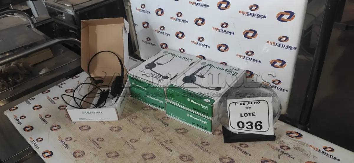 LOTE 036 - 05 HEADSETS MARCA PHONE TECH. (NO ESTADO) ATENÇÃO! FAZER A VISITAÇÃO ANTES DE ARREMATAR, NÃO SABEMOS SE FUNCIONA, LEILÃO NÃO TEM GARANTIA E NEM DEVOLUÇÃO, SUJEITO A POSSÍVEIS AVARIAS VISÍVEIS/OCULTAS E/OU AUSÊNCIA DE COMPONENTES.