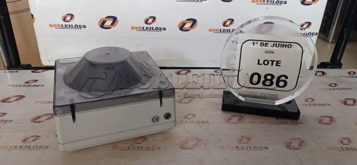 LOTE 086 - 01 MINI CENTRIFUGA MODELO V MARCA VWR SCINTIFIC. (NO ESTADO) ATENÇÃO! FAZER A VISITAÇÃO ANTES DE ARREMATAR, NÃO SABEMOS SE FUNCIONA, LEILÃO NÃO TEM GARANTIA E NEM DEVOLUÇÃO, SUJEITO A POSSÍVEIS AVARIAS VISÍVEIS/OCULTAS E/OU AUSÊNCIA DE COMPONENTES.