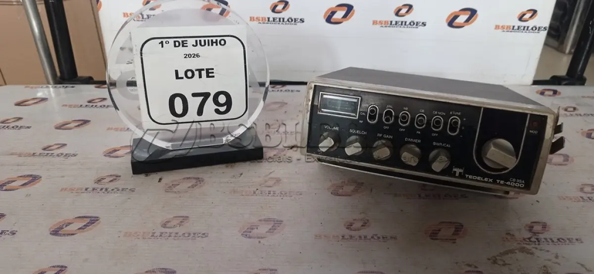 LOTE 079 - 01 RÁDIO PX MODELO TE-4000 MARCA TEDELEX. (NO ESTADO) ATENÇÃO! FAZER A VISITAÇÃO ANTES DE ARREMATAR, NÃO SABEMOS SE FUNCIONA, LEILÃO NÃO TEM GARANTIA E NEM DEVOLUÇÃO, SUJEITO A POSSÍVEIS AVARIAS VISÍVEIS/OCULTAS E/OU AUSÊNCIA DE COMPONENTES.