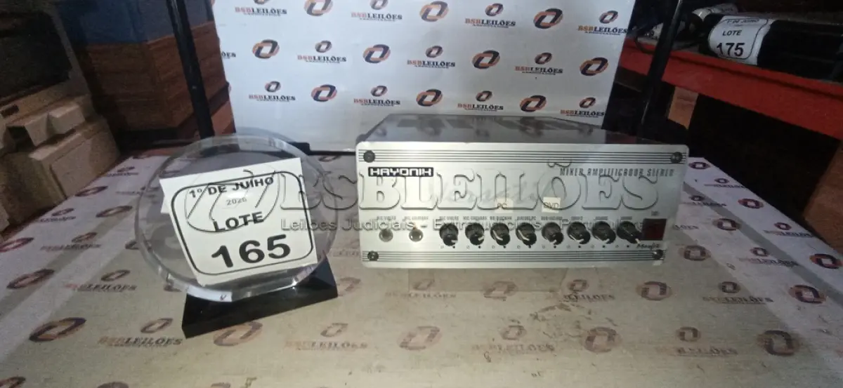 LOTE 165 - 01 AMPLIFICADOR MIXER ESTÉREO MARCA HAYONIK. (NO ESTADO) ATENÇÃO! FAZER A VISITAÇÃO ANTES DE ARREMATAR, NÃO SABEMOS SE FUNCIONA, LEILÃO NÃO TEM GARANTIA E NEM DEVOLUÇÃO, SUJEITO A POSSÍVEIS AVARIAS VISÍVEIS/OCULTAS E/OU AUSÊNCIA DE COMPONENTES.