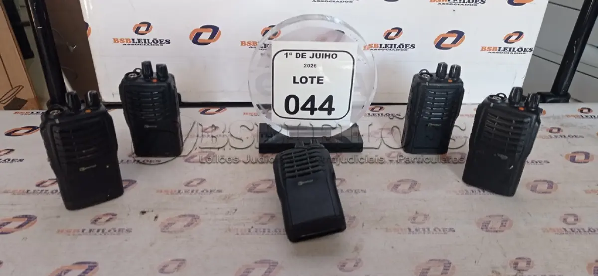 LOTE 044 - 05 RÁDIOS COMUNICADORES MARCA WMAR SEM CARREGADORES. (NO ESTADO) ATENÇÃO! FAZER A VISITAÇÃO ANTES DE ARREMATAR, NÃO SABEMOS SE FUNCIONA, LEILÃO NÃO TEM GARANTIA E NEM DEVOLUÇÃO, SUJEITO A POSSÍVEIS AVARIAS VISÍVEIS/OCULTAS E/OU AUSÊNCIA DE COMPONENTES.