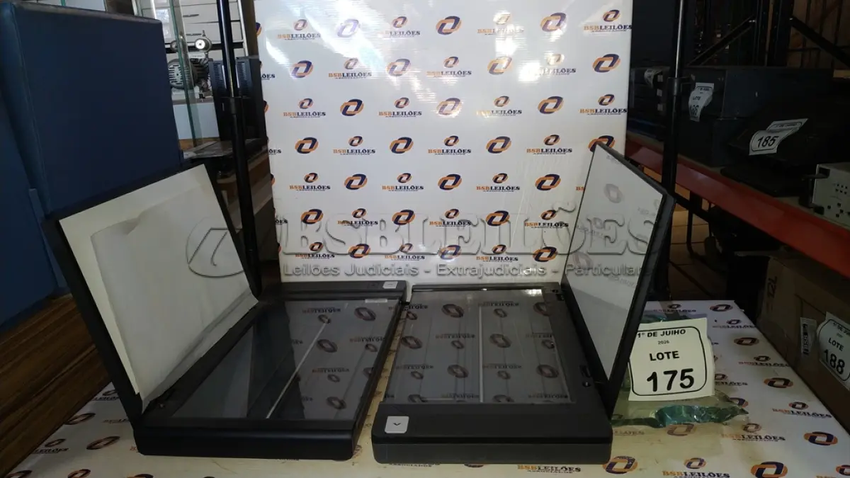 LOTE 175 - 02 SCANNERS DE MESA MARCA KODAK. (NO ESTADO) ATENÇÃO! FAZER A VISITAÇÃO ANTES DE ARREMATAR, NÃO SABEMOS SE FUNCIONA, LEILÃO NÃO TEM GARANTIA E NEM DEVOLUÇÃO, SUJEITO A POSSÍVEIS AVARIAS VISÍVEIS/OCULTAS E/OU AUSÊNCIA DE COMPONENTES.