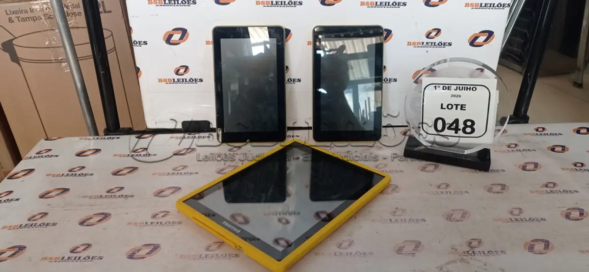 LOTE 048 - 02 TABLETS MARCA CCE E 01 TABLET MARCA POSITIVO PARA RETIRADA DE PEÇAS. (NO ESTADO) ATENÇÃO! FAZER A VISITAÇÃO ANTES DE ARREMATAR, NÃO SABEMOS SE FUNCIONA, LEILÃO NÃO TEM GARANTIA E NEM DEVOLUÇÃO, SUJEITO A POSSÍVEIS AVARIAS VISÍVEIS/OCULTAS E/OU AUSÊNCIA DE COMPONENTES.