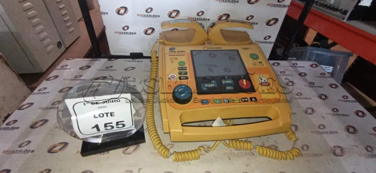 LOTE 155 - 01 CARDIOVERSOR BIFÁSICO MODELO LIFE 400 PLUS MARCA FUTURA. (NO ESTADO) ATENÇÃO! FAZER A VISITAÇÃO ANTES DE ARREMATAR, NÃO SABEMOS SE FUNCIONA, LEILÃO NÃO TEM GARANTIA E NEM DEVOLUÇÃO, SUJEITO A POSSÍVEIS AVARIAS VISÍVEIS/OCULTAS E/OU AUSÊNCIA DE COMPONENTES.