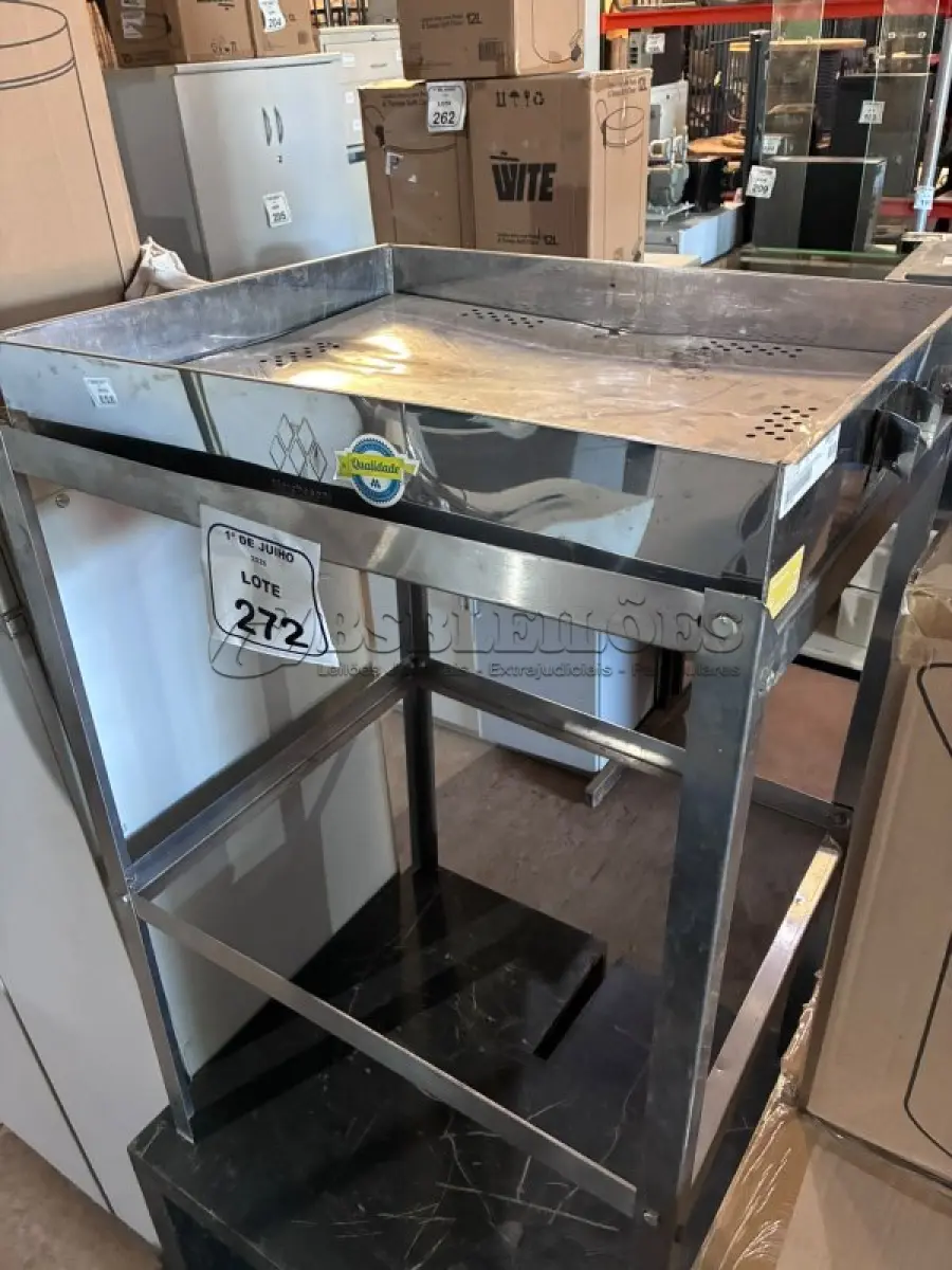 LOTE 272 - 01 BANHO MARIA EM INOX E 01 RECIPIENTE DE ARMAZENAMENTO COM MANGUEIRA DE SAÍDA. (NO ESTADO) ATENÇÃO! FAZER A VISITAÇÃO ANTES DE ARREMATAR, NÃO SABEMOS SE FUNCIONA, LEILÃO NÃO TEM GARANTIA E NEM DEVOLUÇÃO, SUJEITO A POSSÍVEIS AVARIAS VISÍVEIS/OCULTAS E/OU AUSÊNCIA DE COMPONENTES.