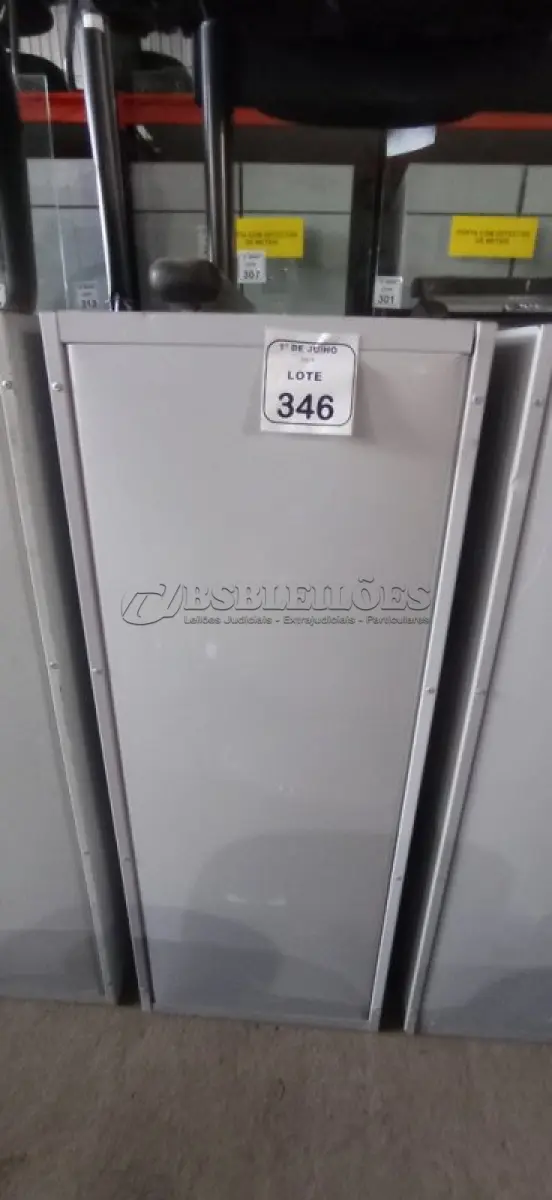 LOTE 346 - 01 ARQUIVO DE AÇO COM 04 GAVETAS. (NO ESTADO) ATENÇÃO! FAZER A VISITAÇÃO ANTES DE ARREMATAR, NÃO SABEMOS SE FUNCIONA, LEILÃO NÃO TEM GARANTIA E NEM DEVOLUÇÃO, SUJEITO A POSSÍVEIS AVARIAS VISÍVEIS/OCULTAS E/OU AUSÊNCIA DE COMPONENTES.