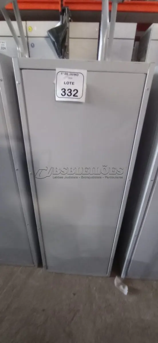 LOTE 332 - 01 ARQUIVO DE AÇO COM 04 GAVETAS. (NO ESTADO) ATENÇÃO! FAZER A VISITAÇÃO ANTES DE ARREMATAR, NÃO SABEMOS SE FUNCIONA, LEILÃO NÃO TEM GARANTIA E NEM DEVOLUÇÃO, SUJEITO A POSSÍVEIS AVARIAS VISÍVEIS/OCULTAS E/OU AUSÊNCIA DE COMPONENTES.