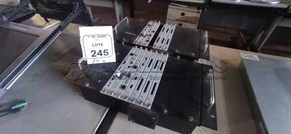 LOTE 245 - 02 CENTRAIS PABX MODELO IMPACTA 140R MARCA INTELBRAS. (NO ESTADO) ATENÇÃO! FAZER A VISITAÇÃO ANTES DE ARREMATAR, NÃO SABEMOS SE FUNCIONA, LEILÃO NÃO TEM GARANTIA E NEM DEVOLUÇÃO, SUJEITO A POSSÍVEIS AVARIAS VISÍVEIS/OCULTAS E/OU AUSÊNCIA DE COMPONENTES.