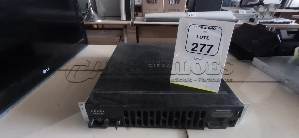 LOTE 277 - 01 ROTEADOR MODELO 4400 SERIES MARCA CISCO. (NO ESTADO) ATENÇÃO! FAZER A VISITAÇÃO ANTES DE ARREMATAR, NÃO SABEMOS SE FUNCIONA, LEILÃO NÃO TEM GARANTIA E NEM DEVOLUÇÃO, SUJEITO A POSSÍVEIS AVARIAS VISÍVEIS/OCULTAS E/OU AUSÊNCIA DE COMPONENTES.