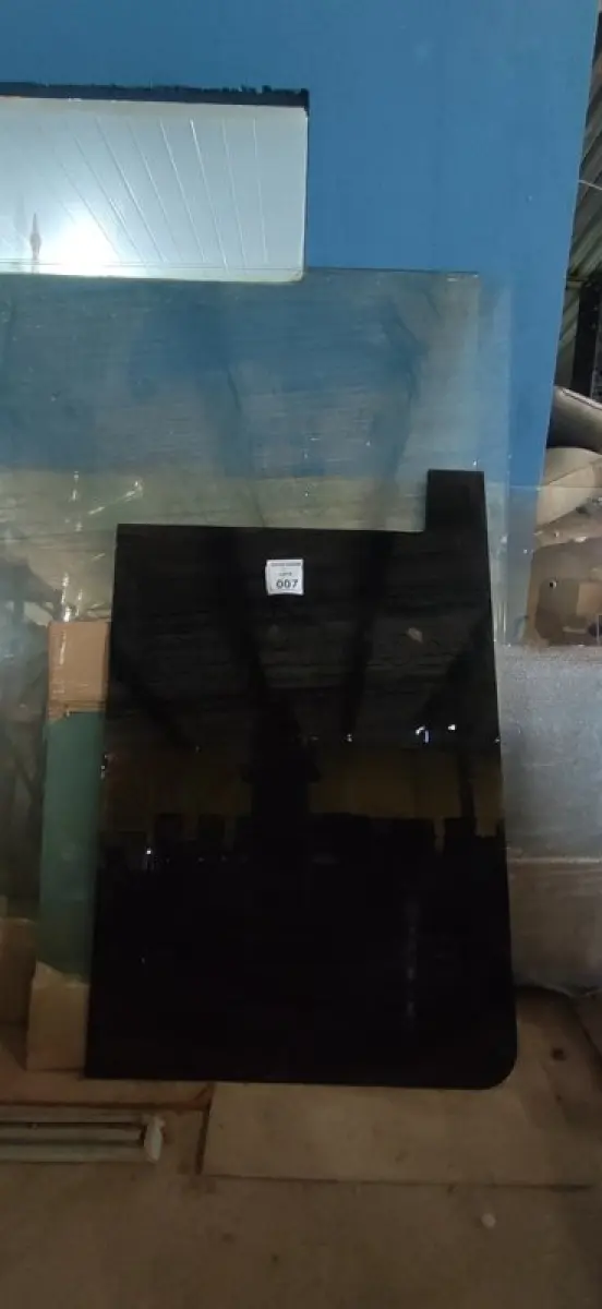 LOTE 007 - 01 LOTE COM VIDROS TAMANHOS DIVERSOS. (NO ESTADO) ATENÇÃO! FAZER A VISITAÇÃO ANTES DE ARREMATAR, NÃO SABEMOS SE FUNCIONA, LEILÃO NÃO TEM GARANTIA E NEM DEVOLUÇÃO, SUJEITO A POSSÍVEIS AVARIAS VISÍVEIS/OCULTAS E/OU AUSÊNCIA DE COMPONENTES.