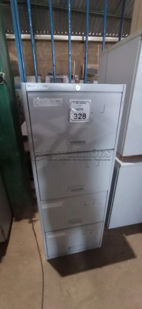 LOTE 328 - 01 ARQUIVO DE AÇO COM 04 GAVETAS. (NO ESTADO) ATENÇÃO! FAZER A VISITAÇÃO ANTES DE ARREMATAR, NÃO SABEMOS SE FUNCIONA, LEILÃO NÃO TEM GARANTIA E NEM DEVOLUÇÃO, SUJEITO A POSSÍVEIS AVARIAS VISÍVEIS/OCULTAS E/OU AUSÊNCIA DE COMPONENTES.