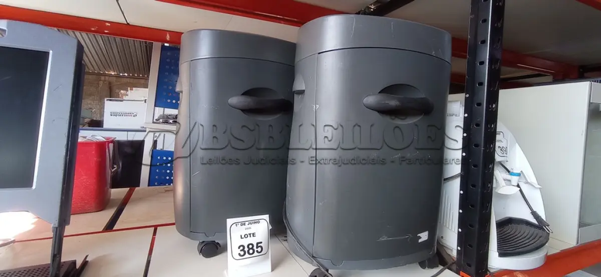 LOTE 385 - 02 FRAGMENTADORAS DE PAPEL. (NO ESTADO) ATENÇÃO! FAZER A VISITAÇÃO ANTES DE ARREMATAR, NÃO SABEMOS SE FUNCIONA, LEILÃO NÃO TEM GARANTIA E NEM DEVOLUÇÃO, SUJEITO A POSSÍVEIS AVARIAS VISÍVEIS/OCULTAS E/OU AUSÊNCIA DE COMPONENTES.