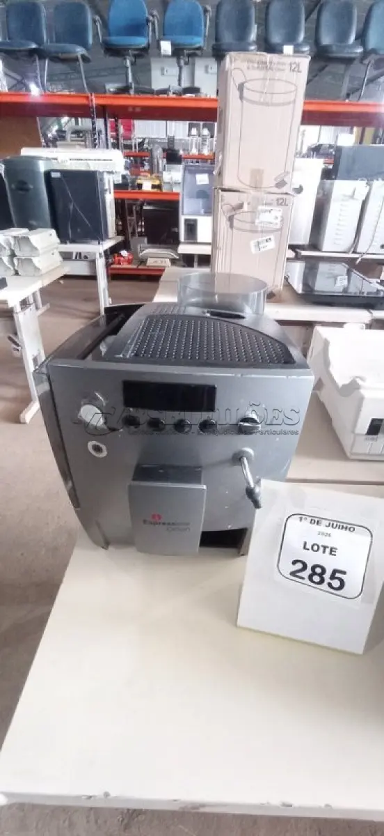 LOTE 285 - 01 CAFETEIRA MODELO ESPRESSIONE MARCA ORION COM AVARIAS. (NO ESTADO) ATENÇÃO! FAZER A VISITAÇÃO ANTES DE ARREMATAR, NÃO SABEMOS SE FUNCIONA, LEILÃO NÃO TEM GARANTIA E NEM DEVOLUÇÃO, SUJEITO A POSSÍVEIS AVARIAS VISÍVEIS/OCULTAS E/OU AUSÊNCIA DE COMPONENTES.