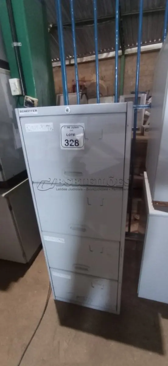 LOTE 328 - 01 ARQUIVO DE AÇO COM 04 GAVETAS. (NO ESTADO) ATENÇÃO! FAZER A VISITAÇÃO ANTES DE ARREMATAR, NÃO SABEMOS SE FUNCIONA, LEILÃO NÃO TEM GARANTIA E NEM DEVOLUÇÃO, SUJEITO A POSSÍVEIS AVARIAS VISÍVEIS/OCULTAS E/OU AUSÊNCIA DE COMPONENTES.