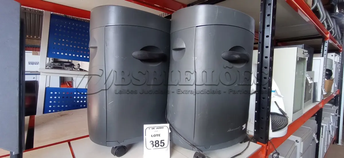 LOTE 385 - 02 FRAGMENTADORAS DE PAPEL. (NO ESTADO) ATENÇÃO! FAZER A VISITAÇÃO ANTES DE ARREMATAR, NÃO SABEMOS SE FUNCIONA, LEILÃO NÃO TEM GARANTIA E NEM DEVOLUÇÃO, SUJEITO A POSSÍVEIS AVARIAS VISÍVEIS/OCULTAS E/OU AUSÊNCIA DE COMPONENTES.