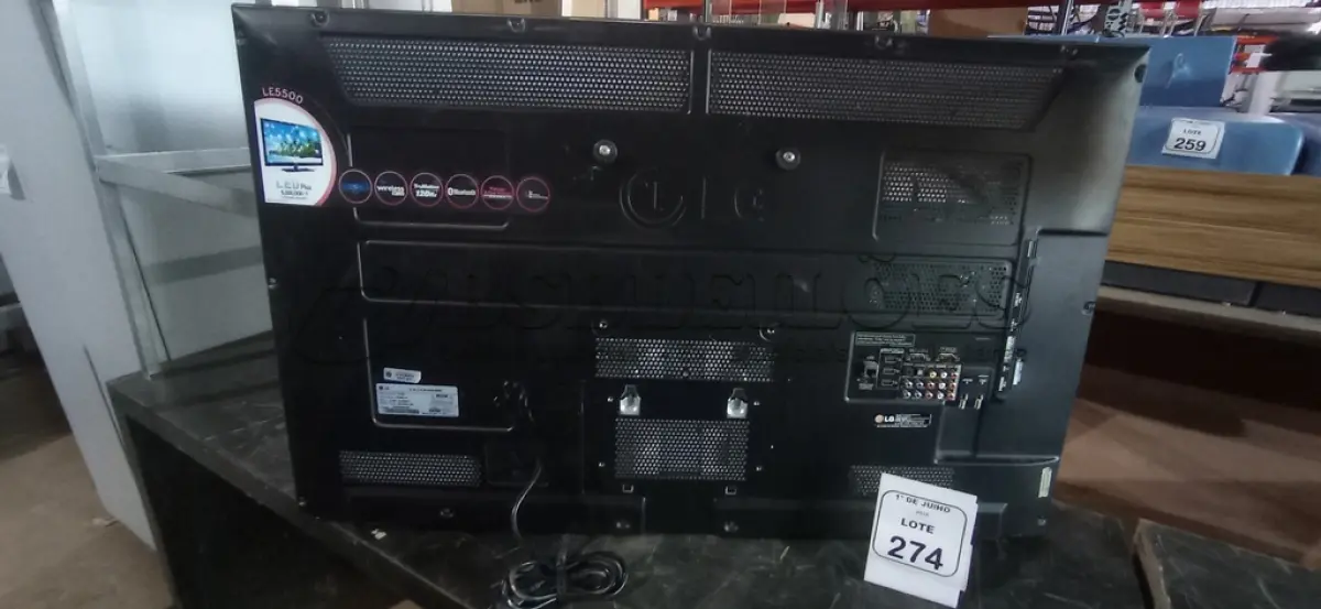 LOTE 274 - 01 TV 42’’ MARCA LG. (NO ESTADO) ATENÇÃO! FAZER A VISITAÇÃO ANTES DE ARREMATAR, NÃO SABEMOS SE FUNCIONA, LEILÃO NÃO TEM GARANTIA E NEM DEVOLUÇÃO, SUJEITO A POSSÍVEIS AVARIAS VISÍVEIS/OCULTAS E/OU AUSÊNCIA DE COMPONENTES.