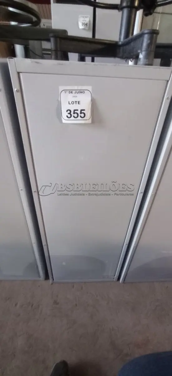 LOTE 355 - 01 ARQUIVO DE AÇO COM 04 GAVETAS. (NO ESTADO) ATENÇÃO! FAZER A VISITAÇÃO ANTES DE ARREMATAR, NÃO SABEMOS SE FUNCIONA, LEILÃO NÃO TEM GARANTIA E NEM DEVOLUÇÃO, SUJEITO A POSSÍVEIS AVARIAS VISÍVEIS/OCULTAS E/OU AUSÊNCIA DE COMPONENTES.