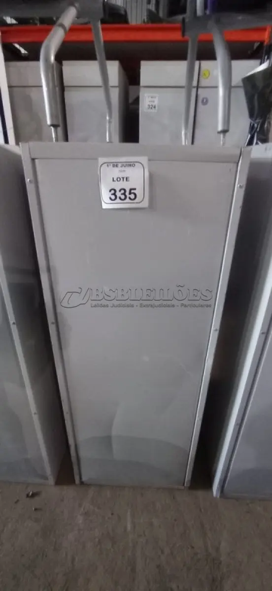 LOTE 335 - 01 ARQUIVO DE AÇO COM 04 GAVETAS. (NO ESTADO) ATENÇÃO! FAZER A VISITAÇÃO ANTES DE ARREMATAR, NÃO SABEMOS SE FUNCIONA, LEILÃO NÃO TEM GARANTIA E NEM DEVOLUÇÃO, SUJEITO A POSSÍVEIS AVARIAS VISÍVEIS/OCULTAS E/OU AUSÊNCIA DE COMPONENTES.