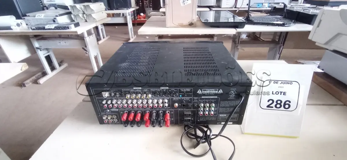 LOTE 286 - 01 RECEIVER MARCA TEAC. (NO ESTADO) ATENÇÃO! FAZER A VISITAÇÃO ANTES DE ARREMATAR, NÃO SABEMOS SE FUNCIONA, LEILÃO NÃO TEM GARANTIA E NEM DEVOLUÇÃO, SUJEITO A POSSÍVEIS AVARIAS VISÍVEIS/OCULTAS E/OU AUSÊNCIA DE COMPONENTES.