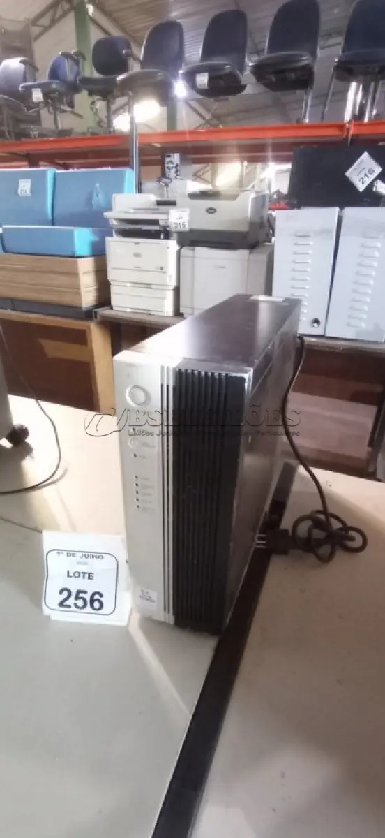LOTE 256 - 01 NOBREAK DE 2KVA MARCA LACERDA. (NO ESTADO) ATENÇÃO! FAZER A VISITAÇÃO ANTES DE ARREMATAR, NÃO SABEMOS SE FUNCIONA, LEILÃO NÃO TEM GARANTIA E NEM DEVOLUÇÃO, SUJEITO A POSSÍVEIS AVARIAS VISÍVEIS/OCULTAS E/OU AUSÊNCIA DE COMPONENTES.