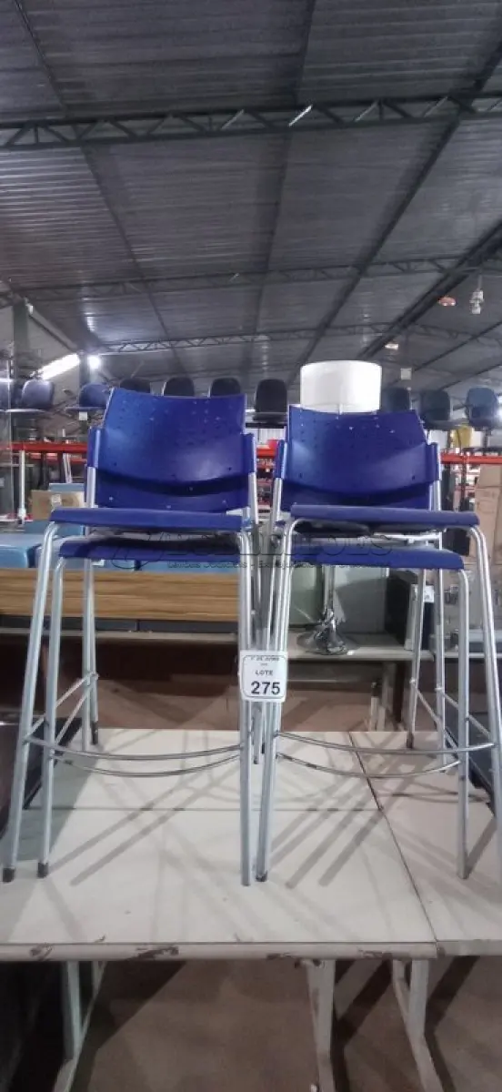 LOTE 275 - 04 CADEIRAS ALTAS. (NO ESTADO) ATENÇÃO! FAZER A VISITAÇÃO ANTES DE ARREMATAR, NÃO SABEMOS SE FUNCIONA, LEILÃO NÃO TEM GARANTIA E NEM DEVOLUÇÃO, SUJEITO A POSSÍVEIS AVARIAS VISÍVEIS/OCULTAS E/OU AUSÊNCIA DE COMPONENTES.
