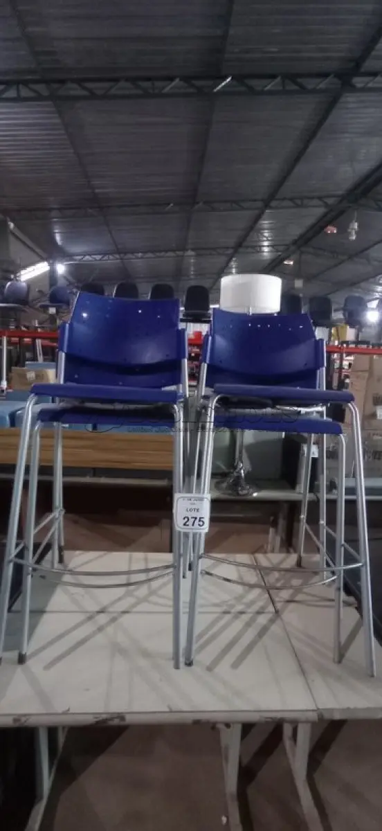 LOTE 275 - 04 CADEIRAS ALTAS. (NO ESTADO) ATENÇÃO! FAZER A VISITAÇÃO ANTES DE ARREMATAR, NÃO SABEMOS SE FUNCIONA, LEILÃO NÃO TEM GARANTIA E NEM DEVOLUÇÃO, SUJEITO A POSSÍVEIS AVARIAS VISÍVEIS/OCULTAS E/OU AUSÊNCIA DE COMPONENTES.