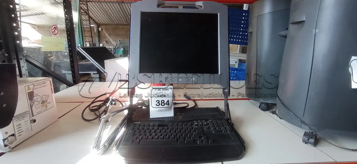 LOTE 384 - 01 CONSOLE DE RACK SER MARCA DELL. (NO ESTADO) ATENÇÃO! FAZER A VISITAÇÃO ANTES DE ARREMATAR, NÃO SABEMOS SE FUNCIONA, LEILÃO NÃO TEM GARANTIA E NEM DEVOLUÇÃO, SUJEITO A POSSÍVEIS AVARIAS VISÍVEIS/OCULTAS E/OU AUSÊNCIA DE COMPONENTES.