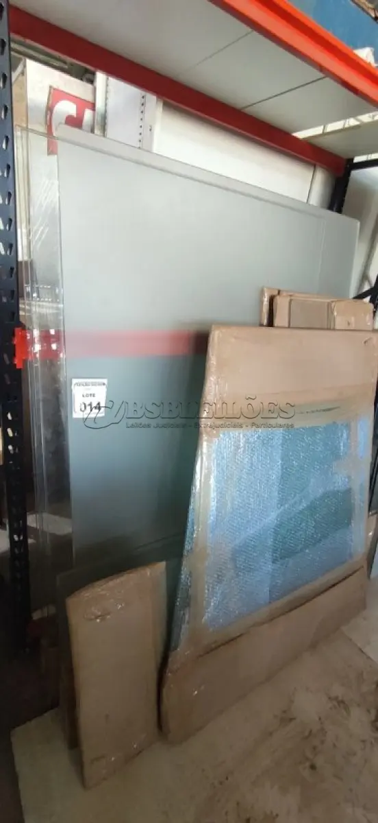 LOTE 014 - 01 LOTE COM VIDROS TAMANHOS DIVERSOS. (NO ESTADO) ATENÇÃO! FAZER A VISITAÇÃO ANTES DE ARREMATAR, NÃO SABEMOS SE FUNCIONA, LEILÃO NÃO TEM GARANTIA E NEM DEVOLUÇÃO, SUJEITO A POSSÍVEIS AVARIAS VISÍVEIS/OCULTAS E/OU AUSÊNCIA DE COMPONENTES.